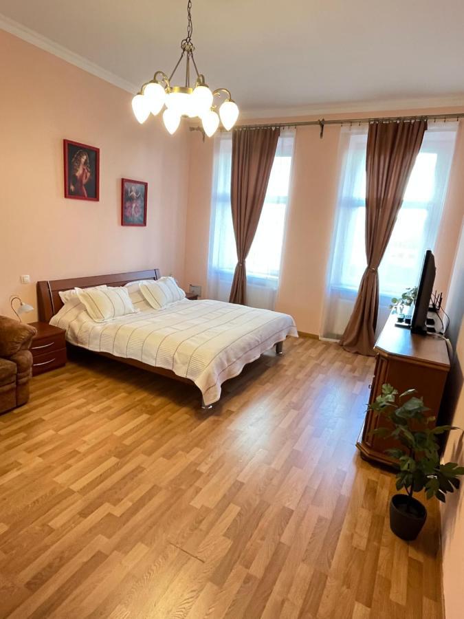 Apartment Colonnade Carlsbad 卡罗维发利 外观 照片